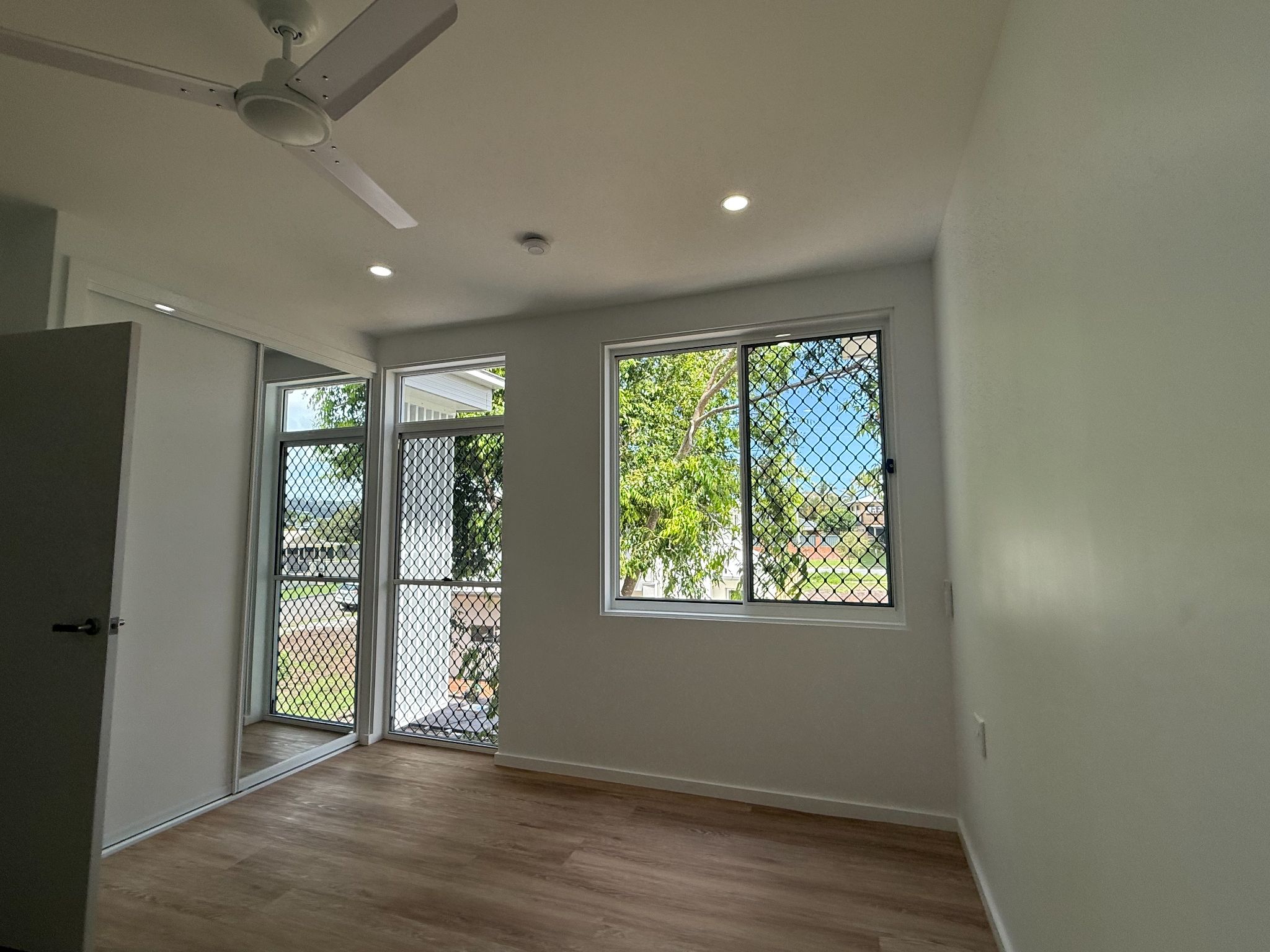5 2nd bedroom
