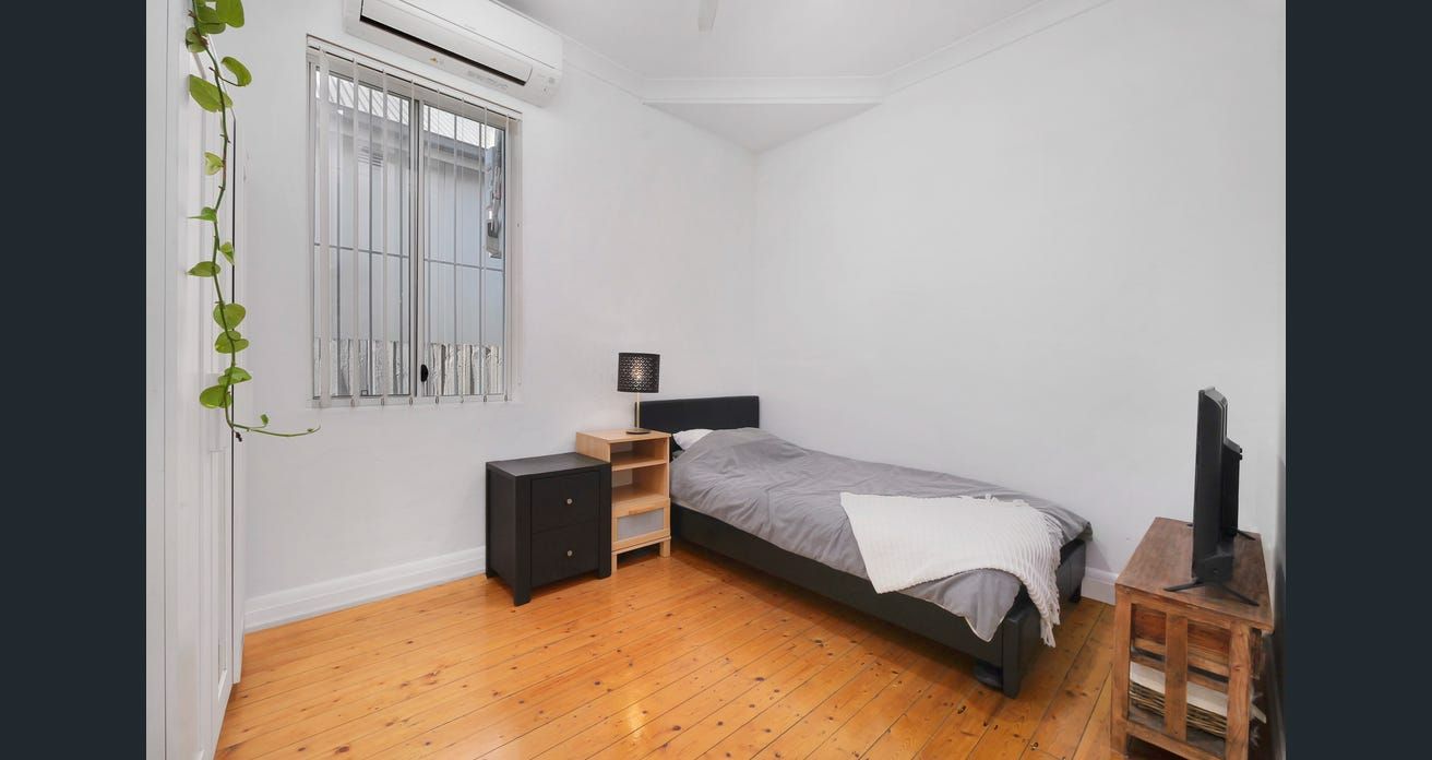 94 High Street room 2