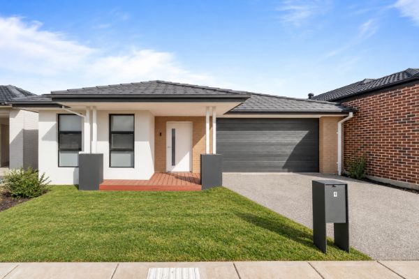 Whyndham Vale 9 housefront