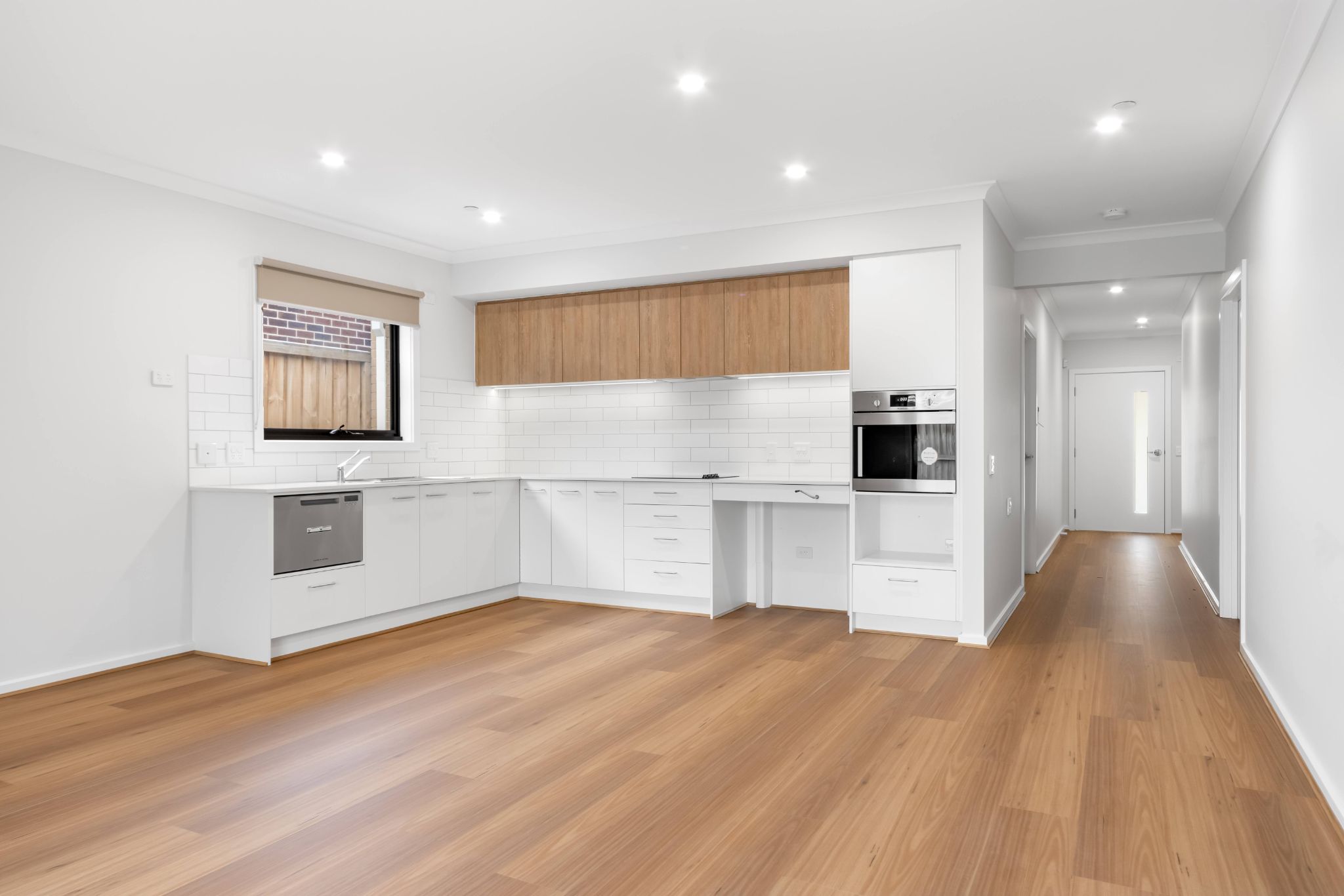 Whyndham Vale 9 Kitchen   Hall