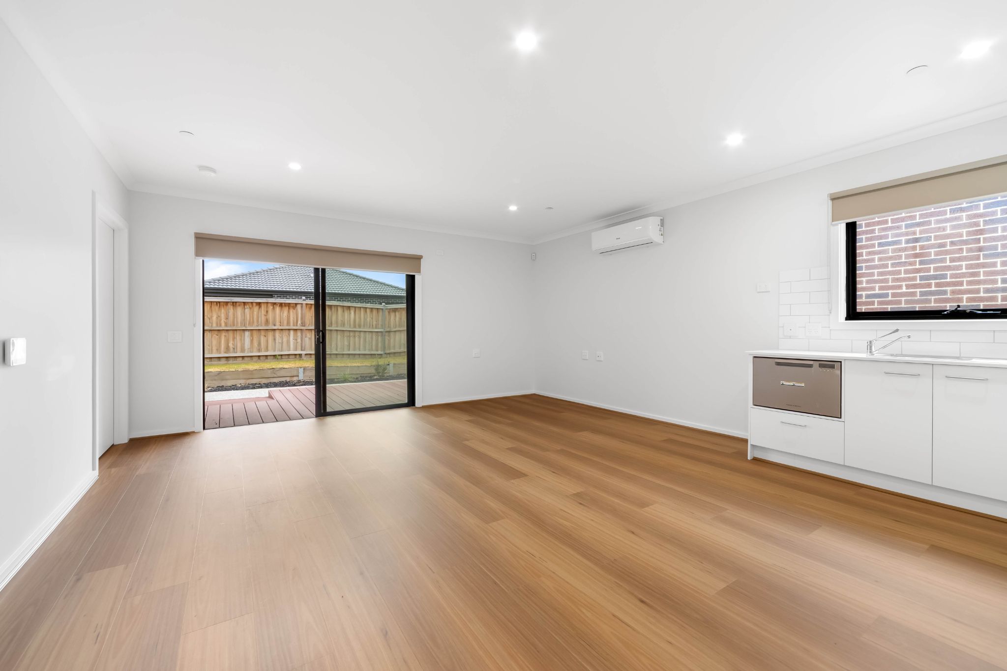 Whyndham Vale 9 Living rm