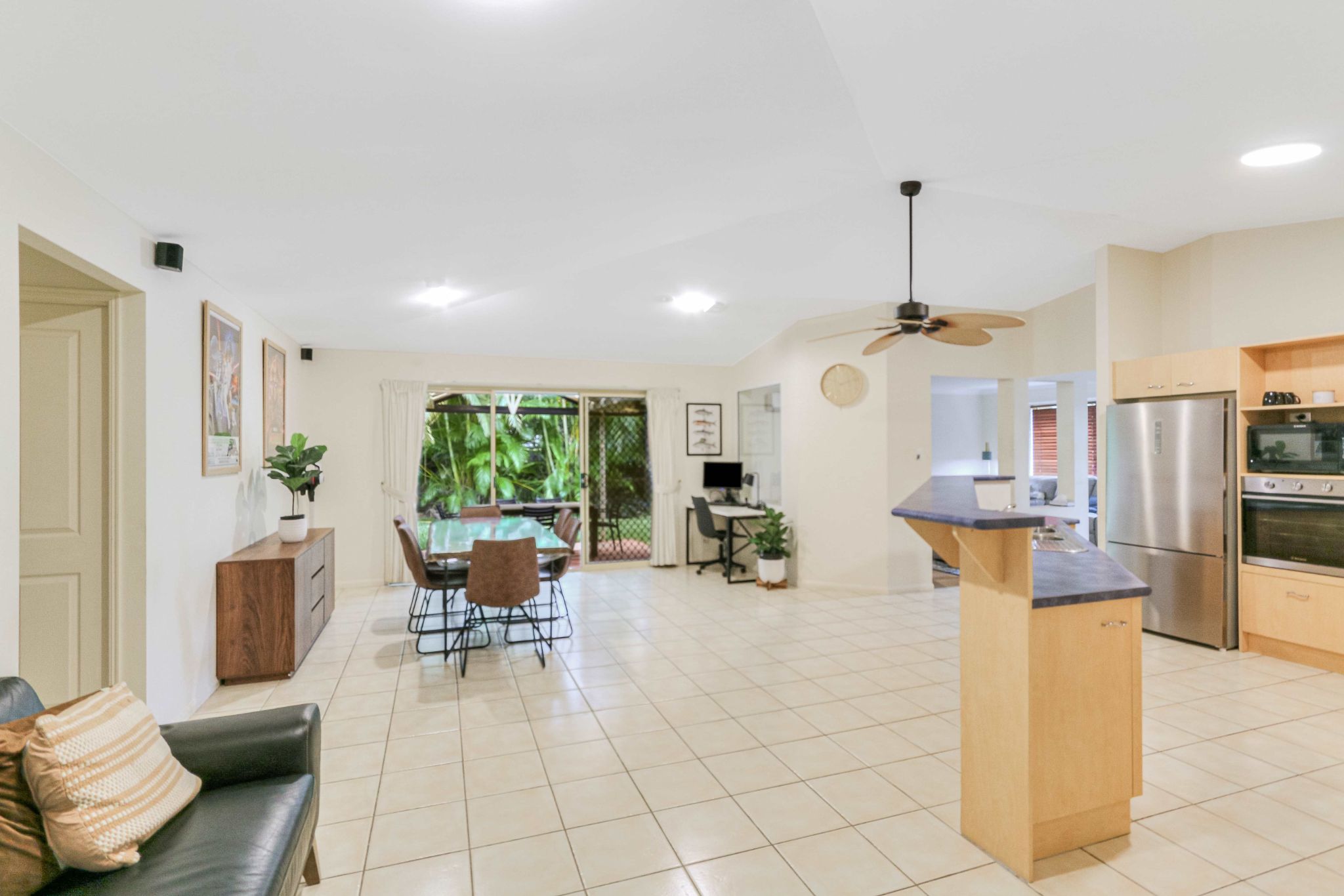 Kelburn House kitchen dining