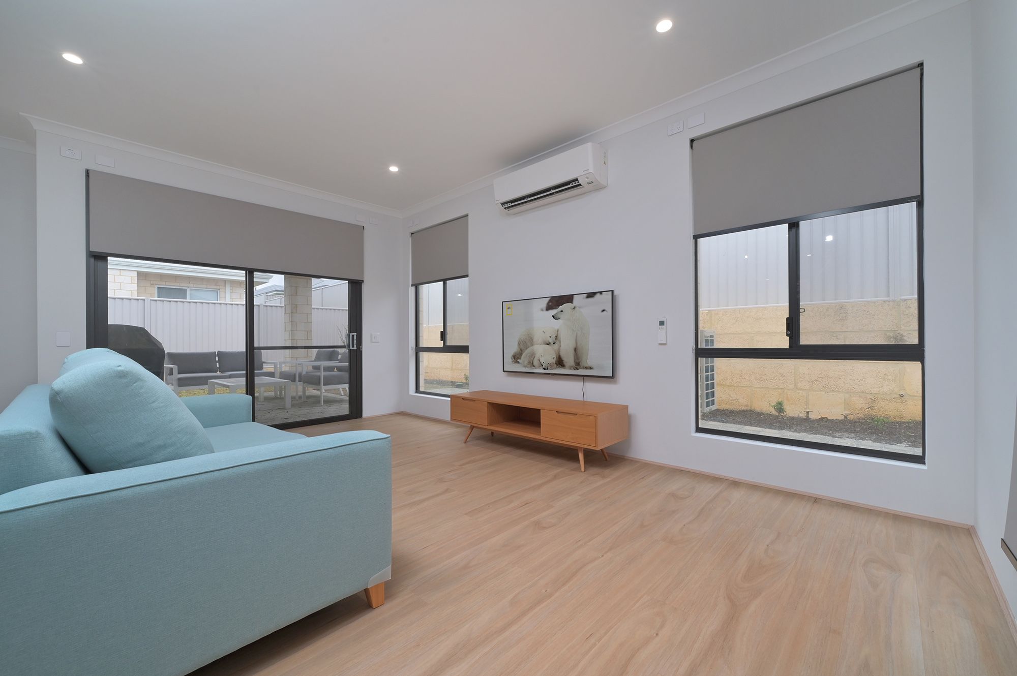 WEB Y25 515 4 Canvas Rd-07