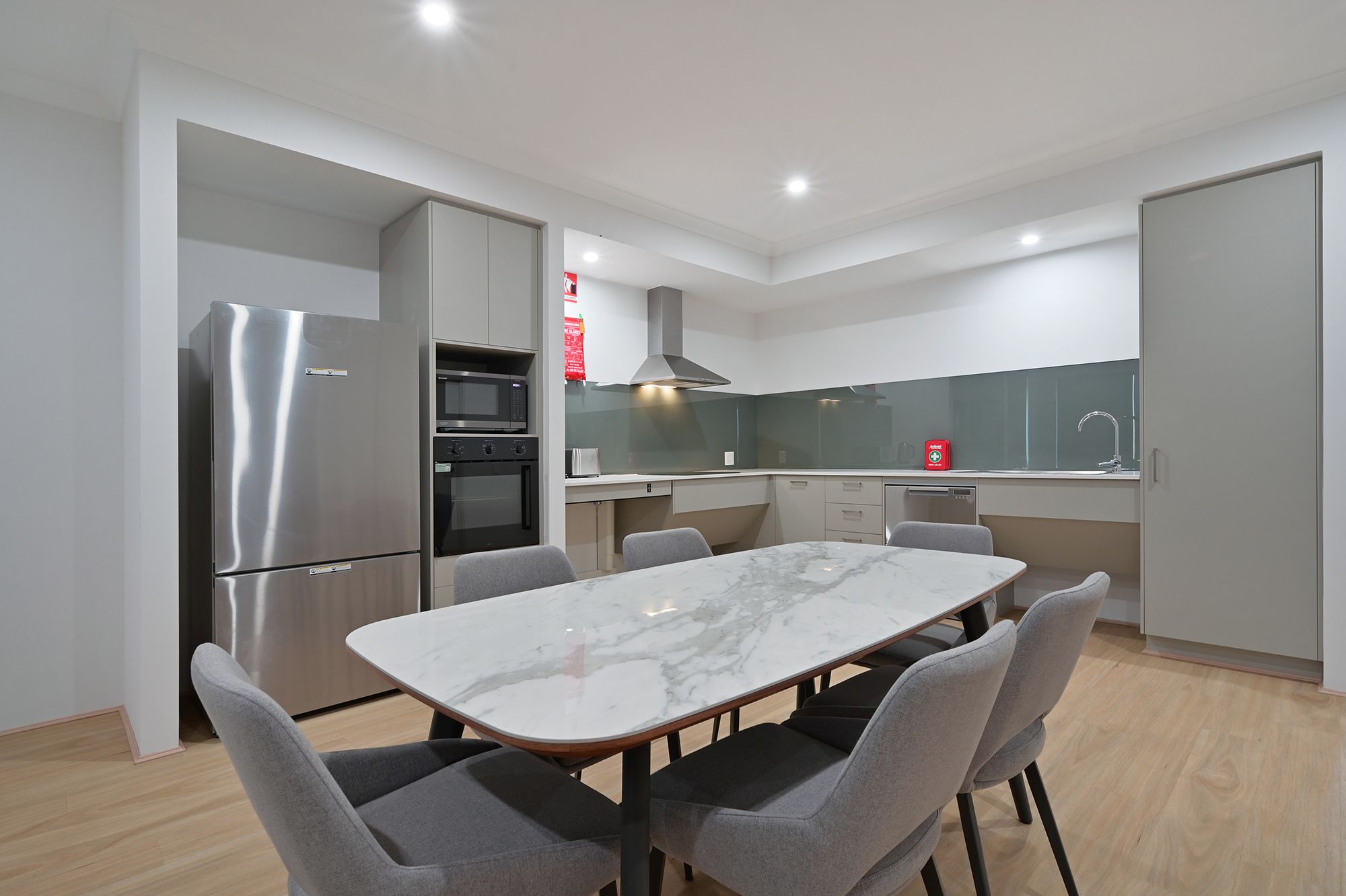 WEB Y25 515 4 Canvas Rd-09