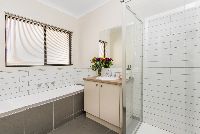 Myxa Strathdale McIvor SIL Bathroom