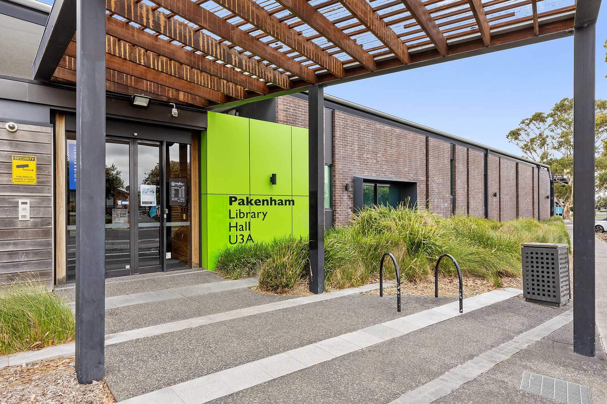 Pakenham   Pakenham Library LR No Logo