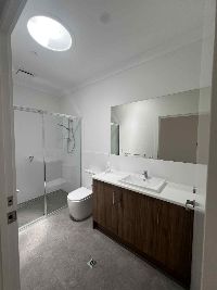 8   Fradd Rd 84 - Bathroom