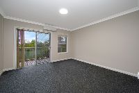 007 Open2view_ID848542-6_Leech_Close