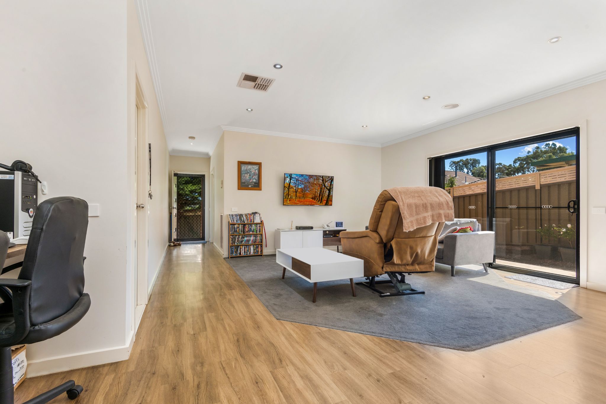 Myxa Strathdale McIvor SIL Lounge