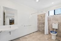 002 Open2view_ID985661-5_Rana_Street