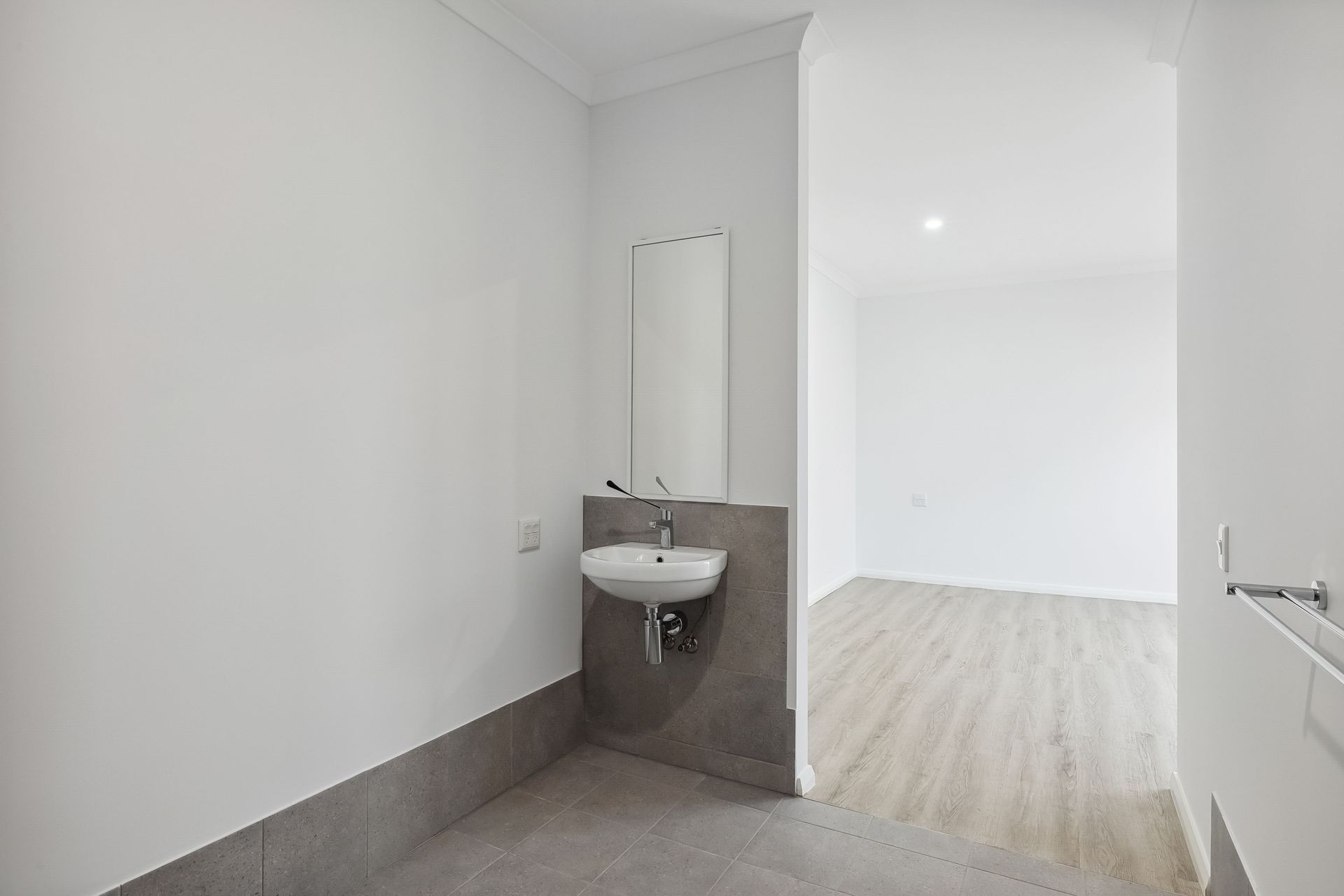 12 1 72 Culloton Cres, Balga 11