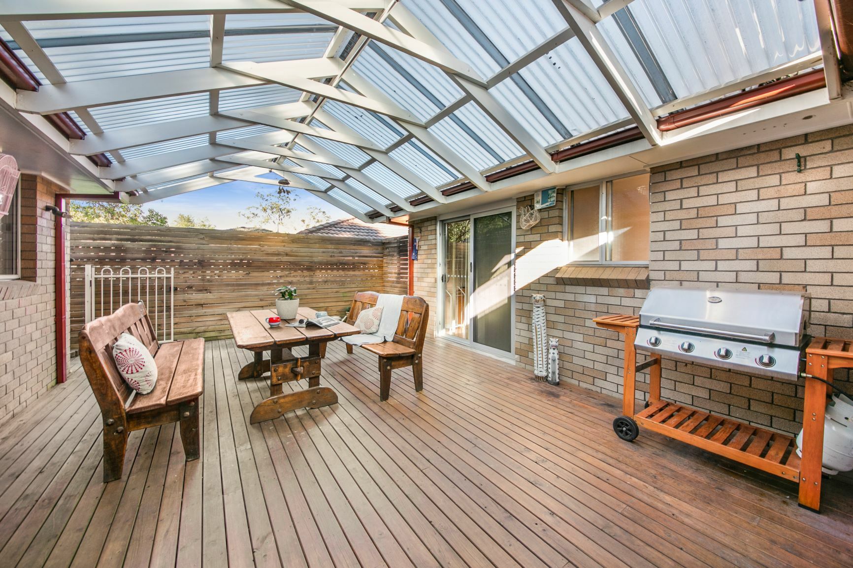 Mittagong 0316-outdoor-seating