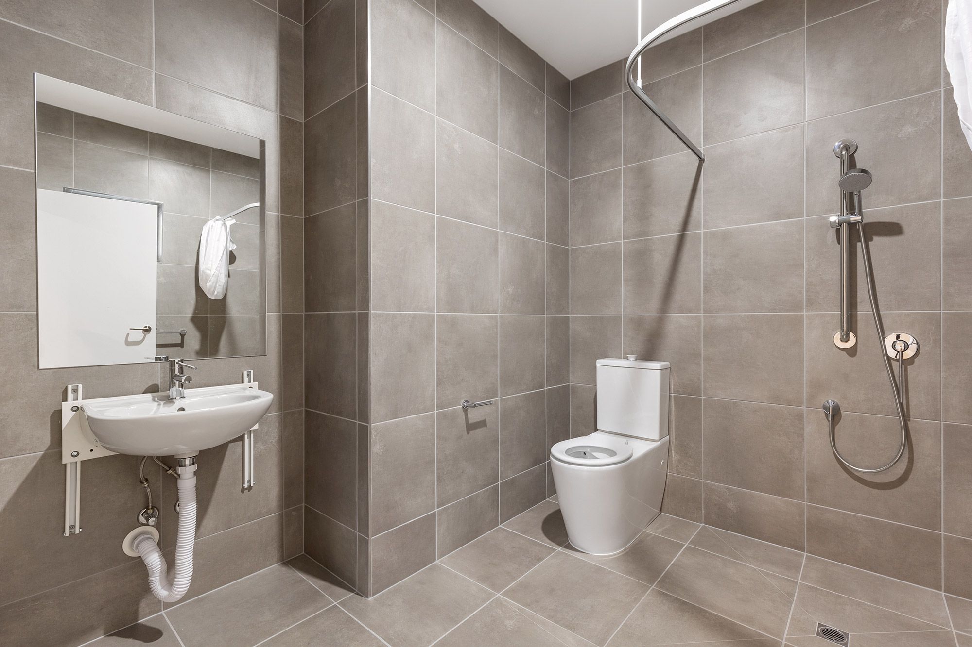 Erskine   Ensuite-2-LR-No-Logo