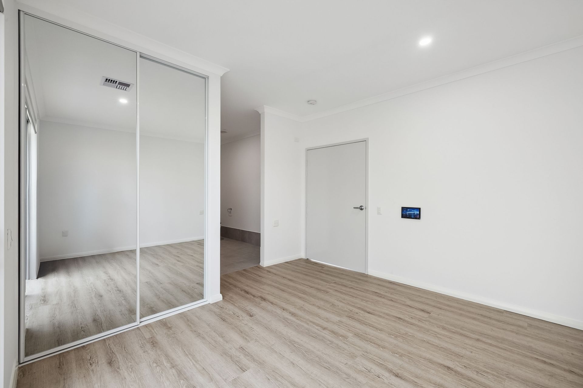 9 1 72 Culloton Cres, Balga 8