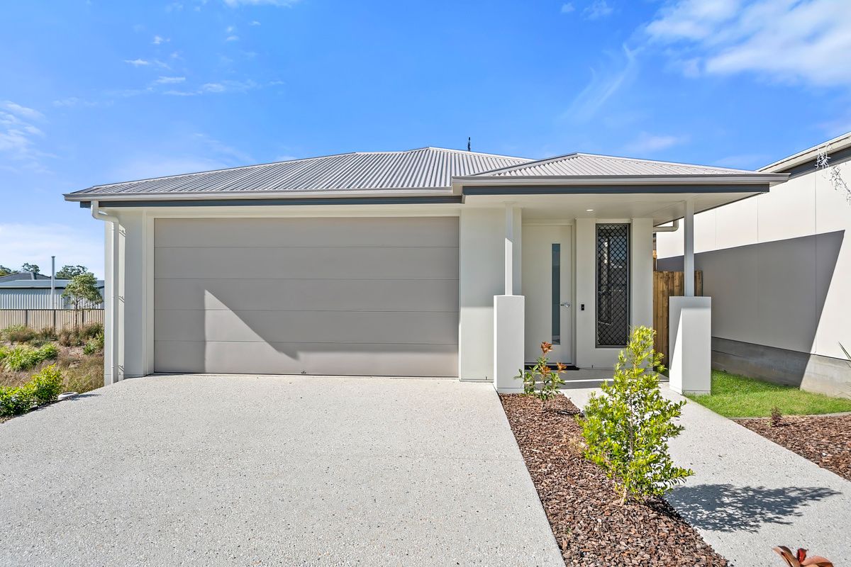 014 Open2view_ID985661-5_Rana_Street