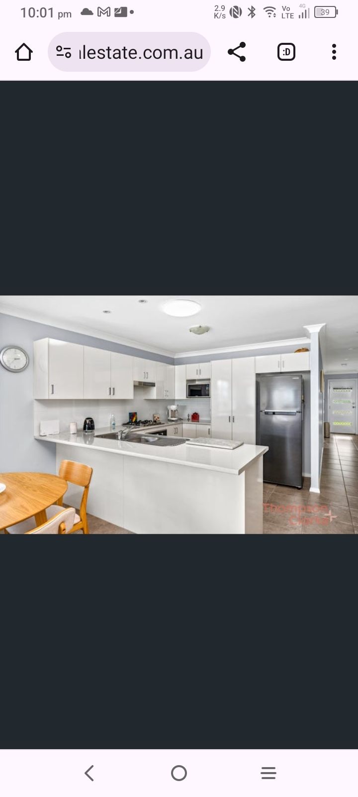 MODERN KITCHEN