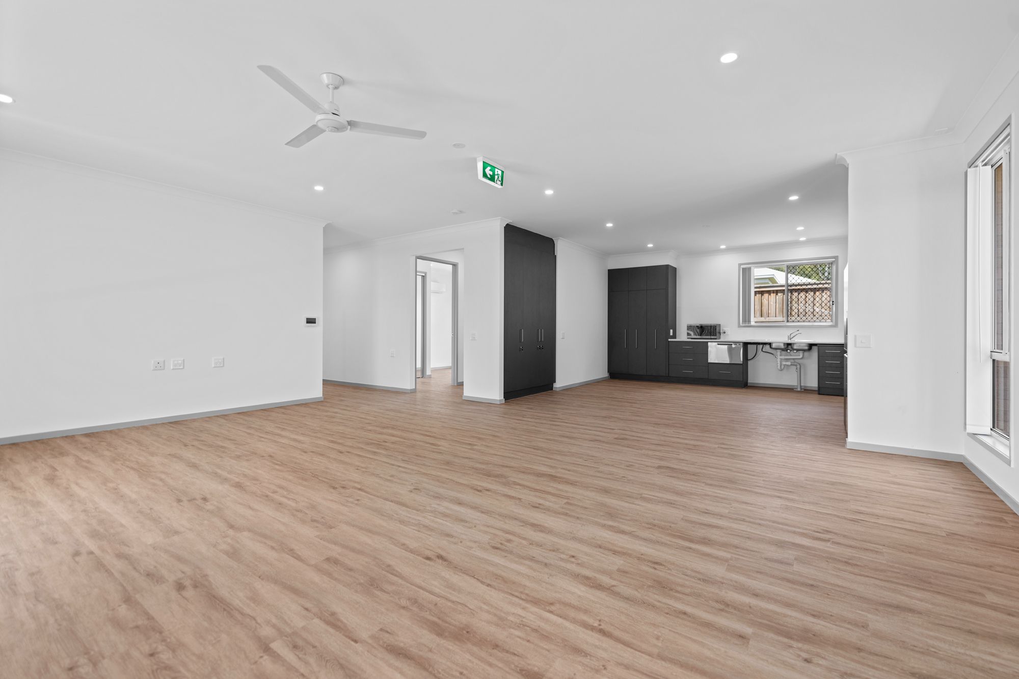 004    ROLLEY PHOTO MEDIA  -24122024