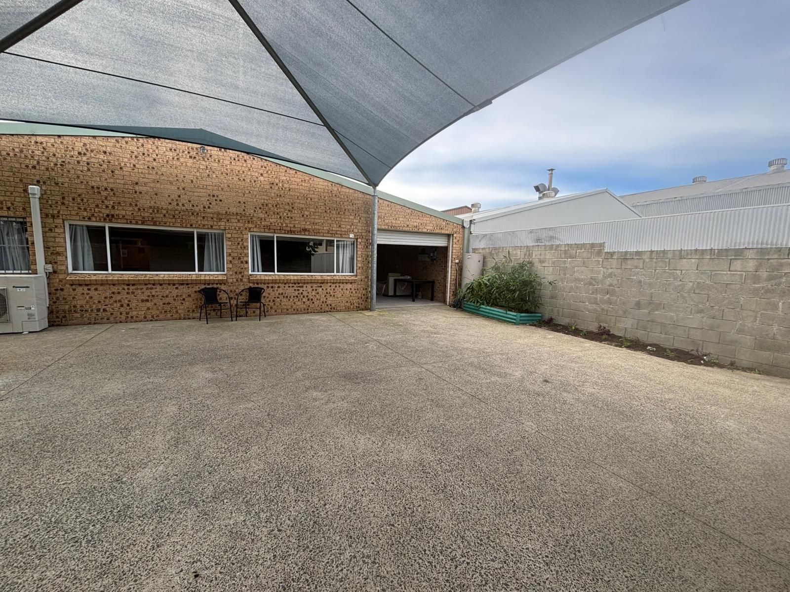 back unit outside area pic 1