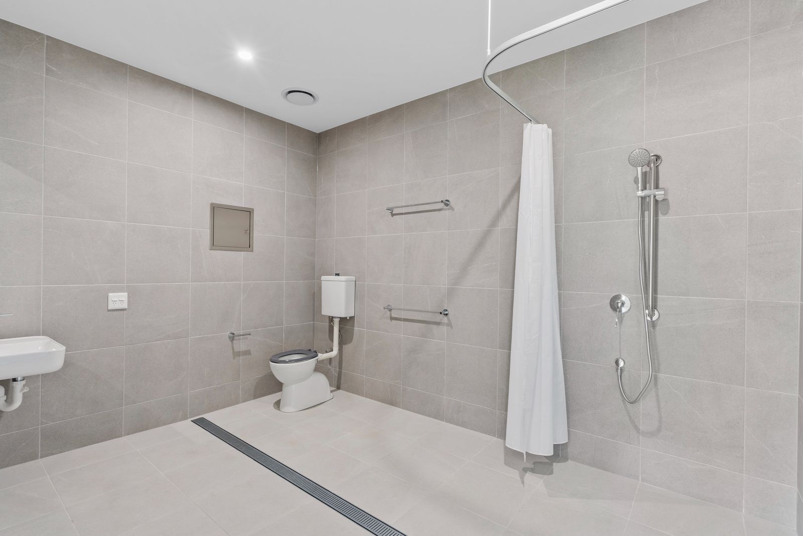 003 Open2view_ID988604-20A_Sheaffe_Street