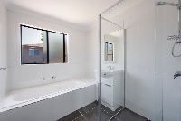 41 Laughlin_Kingston_Bath2 (3)