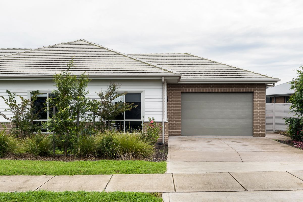 SILL038 LR-flether-fhouse1