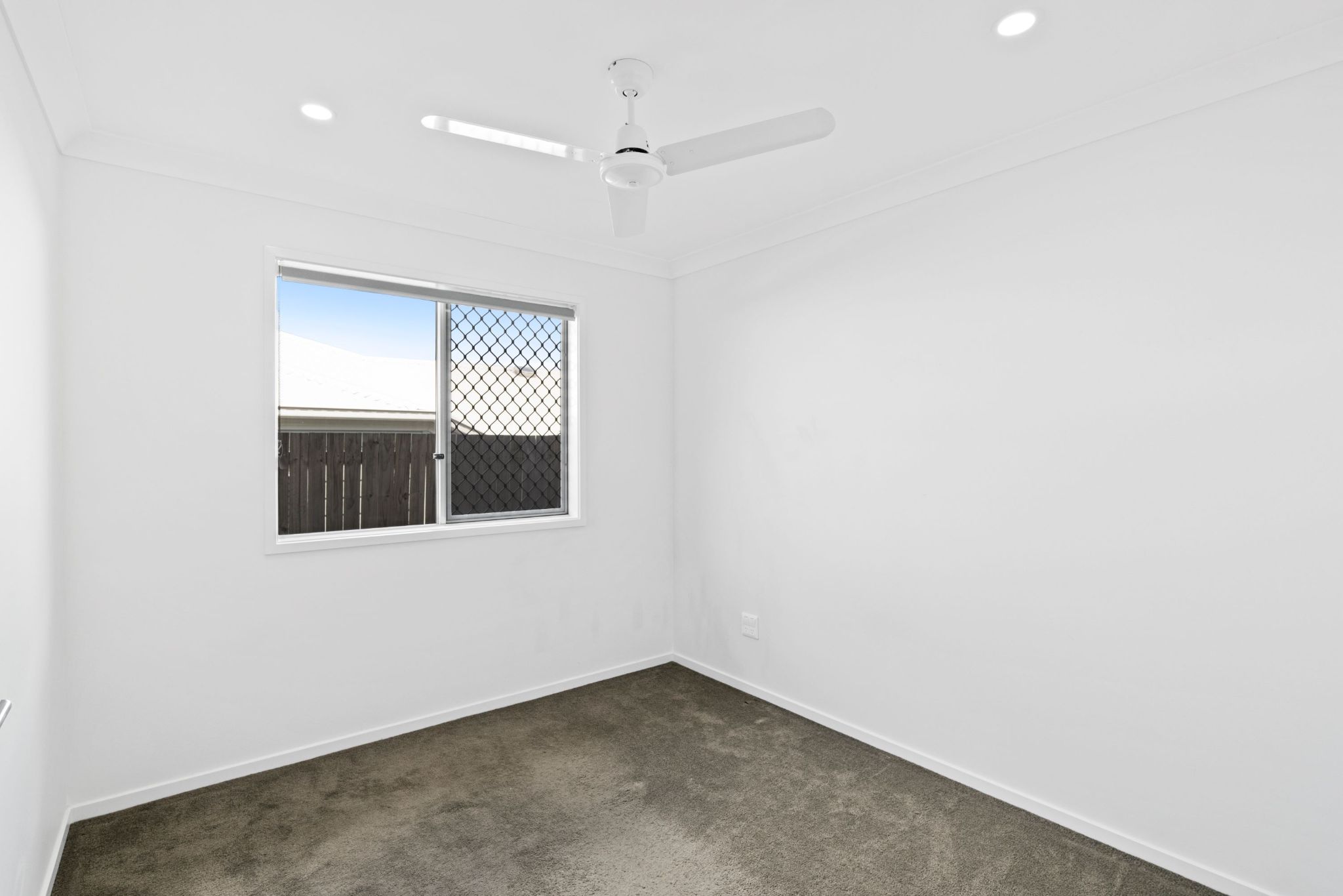 003 Open2view_ID927925-23_Rural_Street
