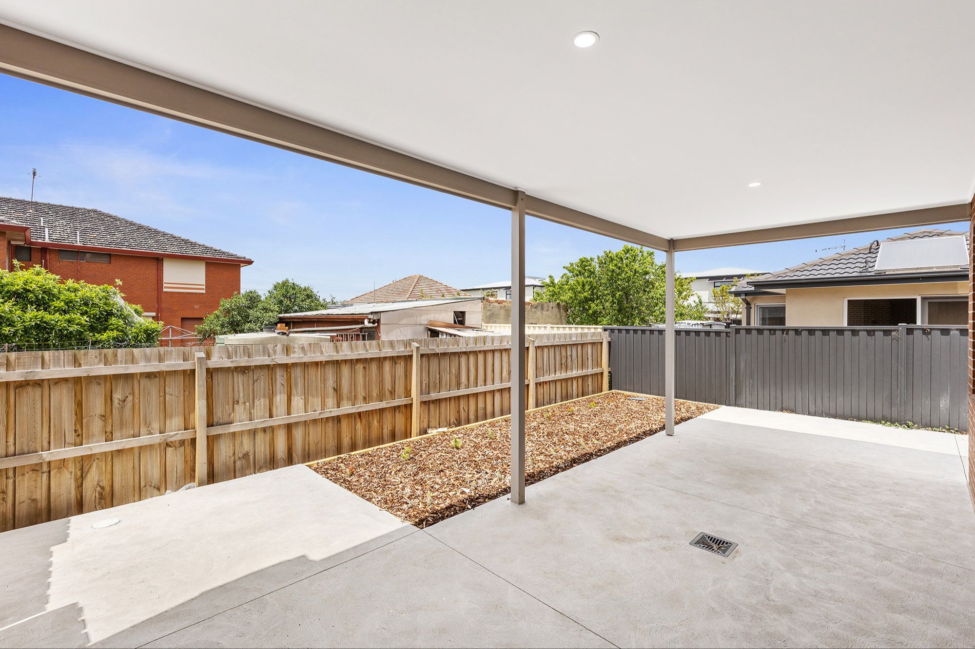 Alfresco HR No Logo_LR_Q9