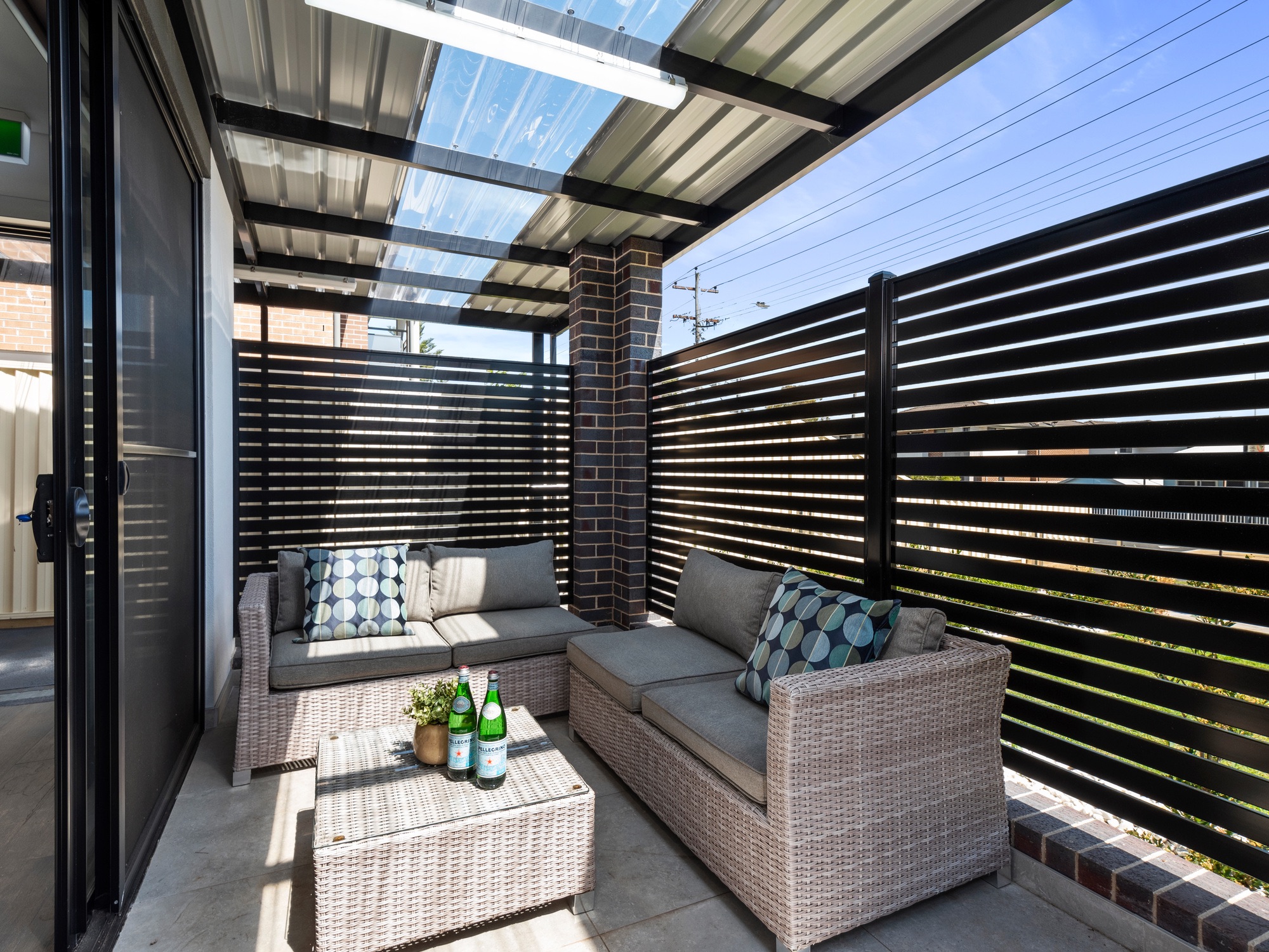 011 Open2view_ID797306-78_Newton_Road