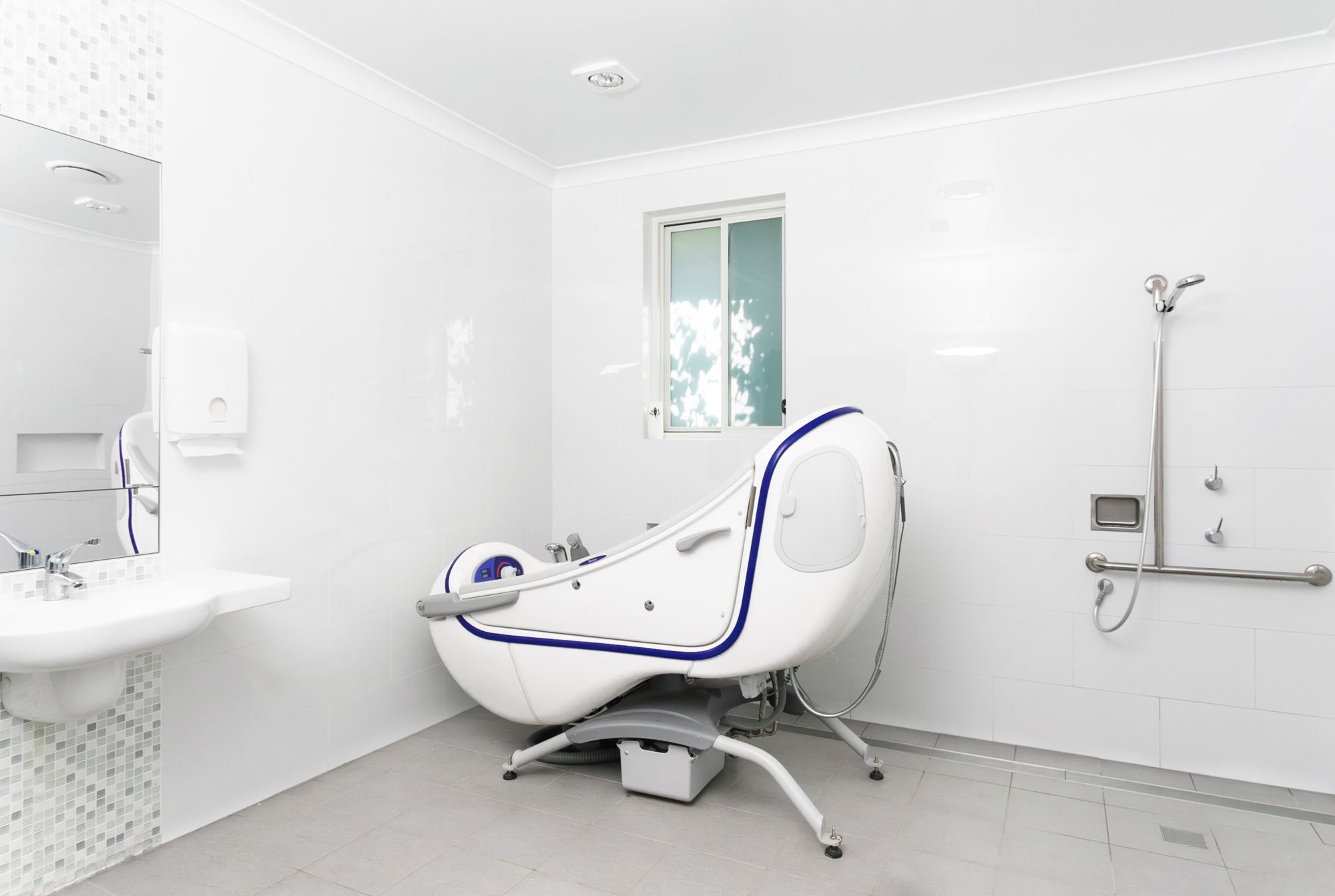 SIL043 LR_Maryland_shared bathroom_1