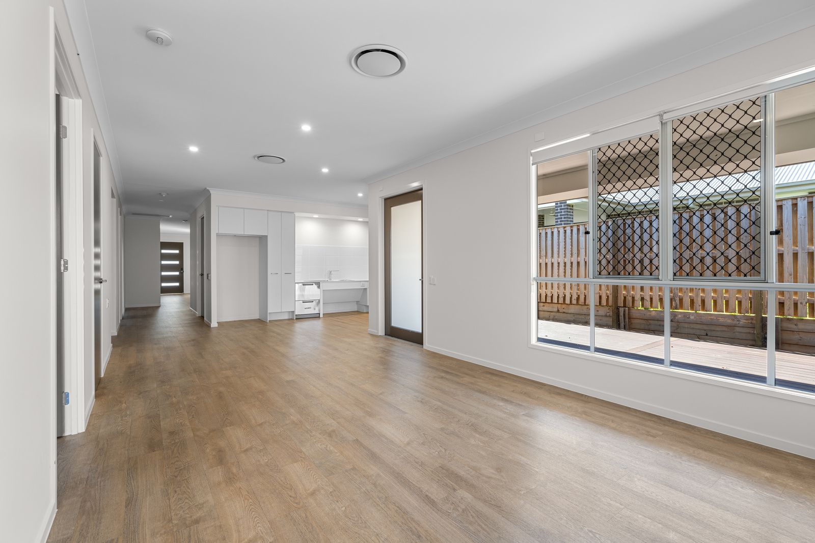 004 Open2view_ID971177-59_Ace_Drive__Glenvale