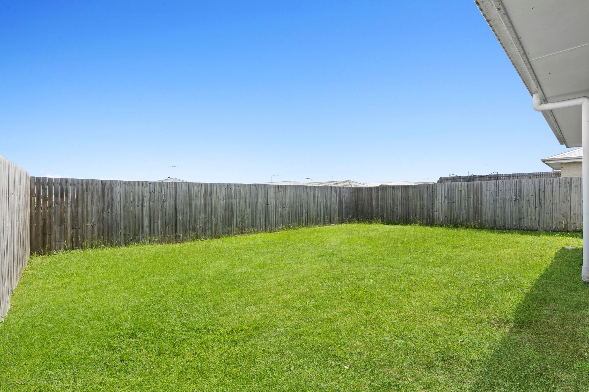 011 Open2view_ID927925-23_Rural_Street