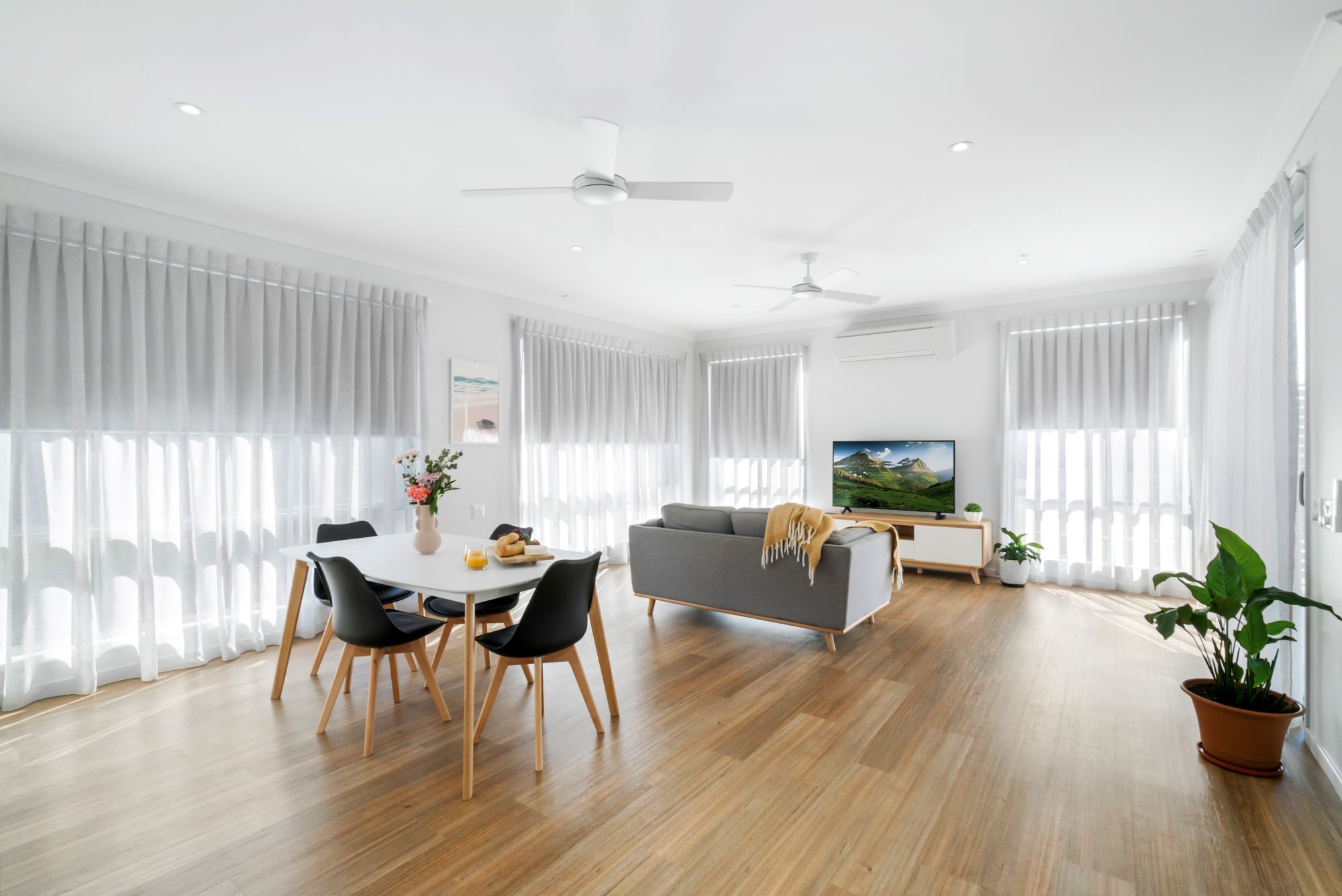 004 Open2view_ID821638-1_Hemlock_Street (1)