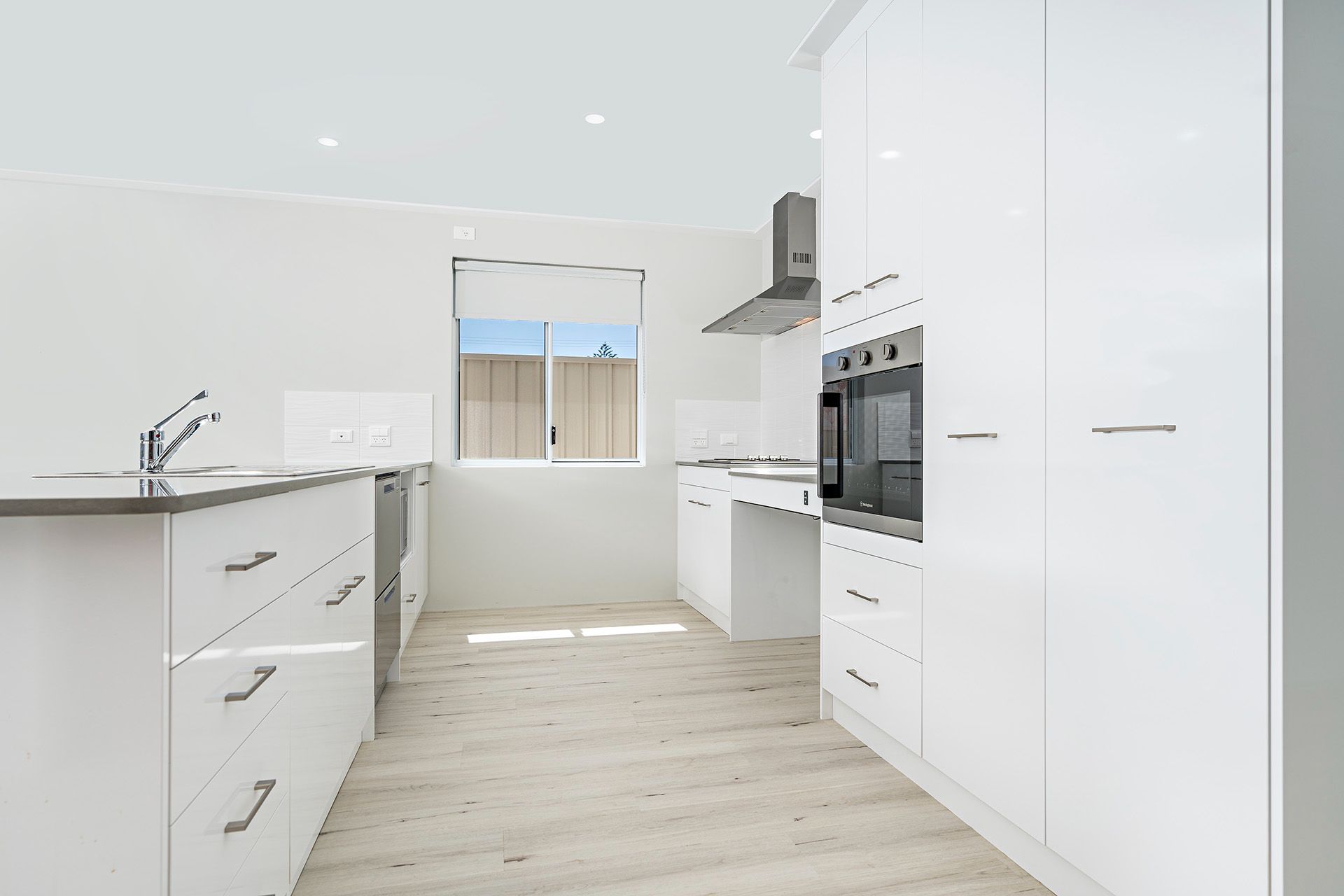 Dampier Street units  7)