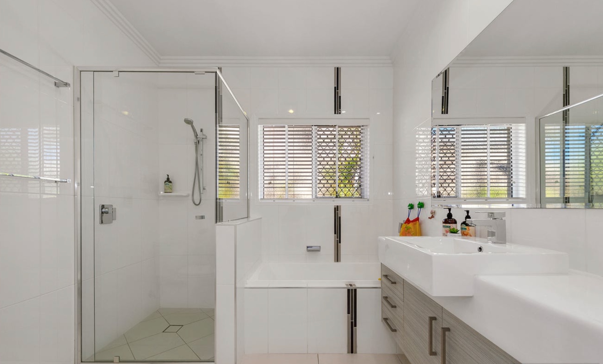 Skyline bathroom