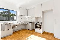 12 Bruce_St_Dandenong_kitchen 3