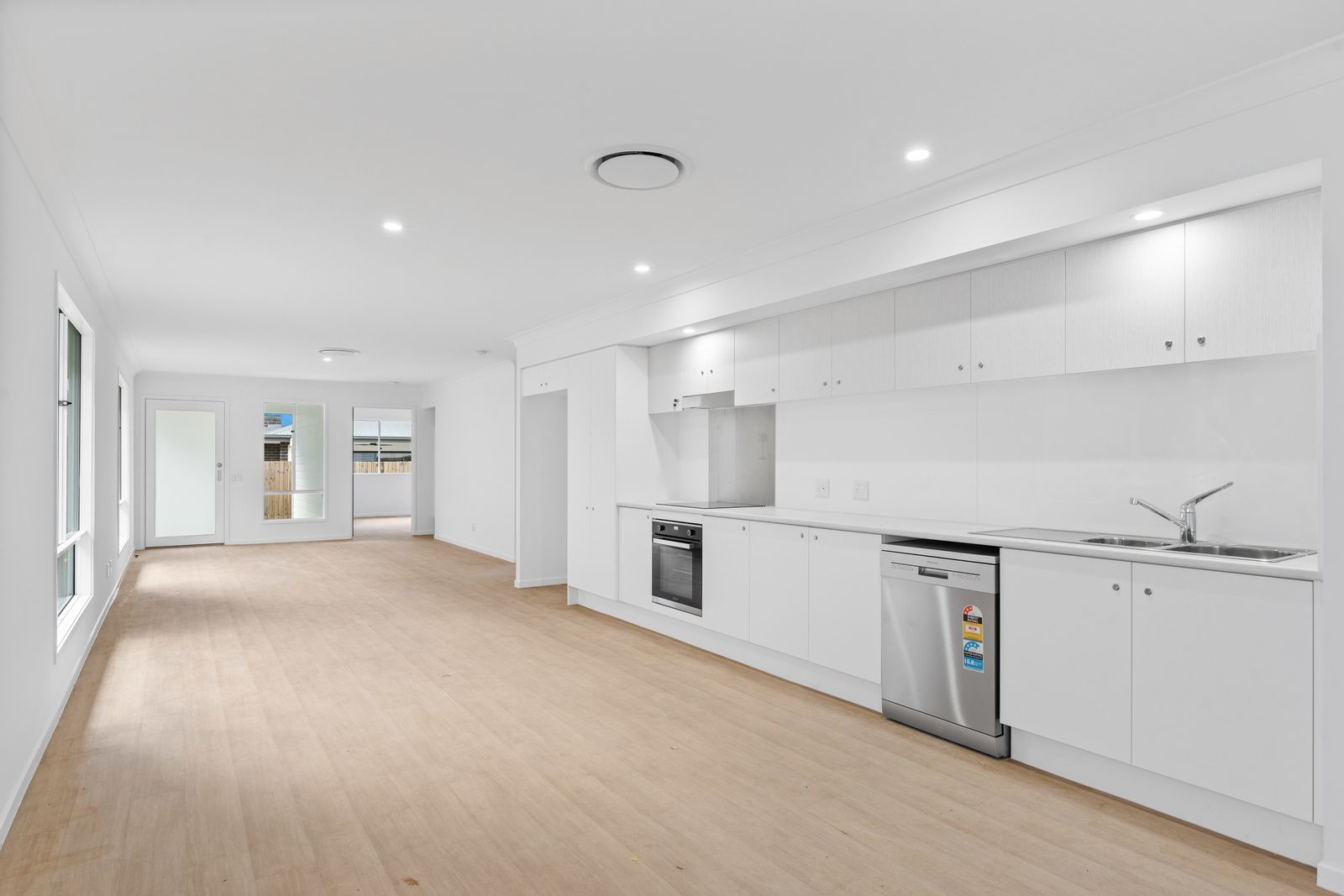 008 Open2view_ID876251-32_Bemina_Crescent