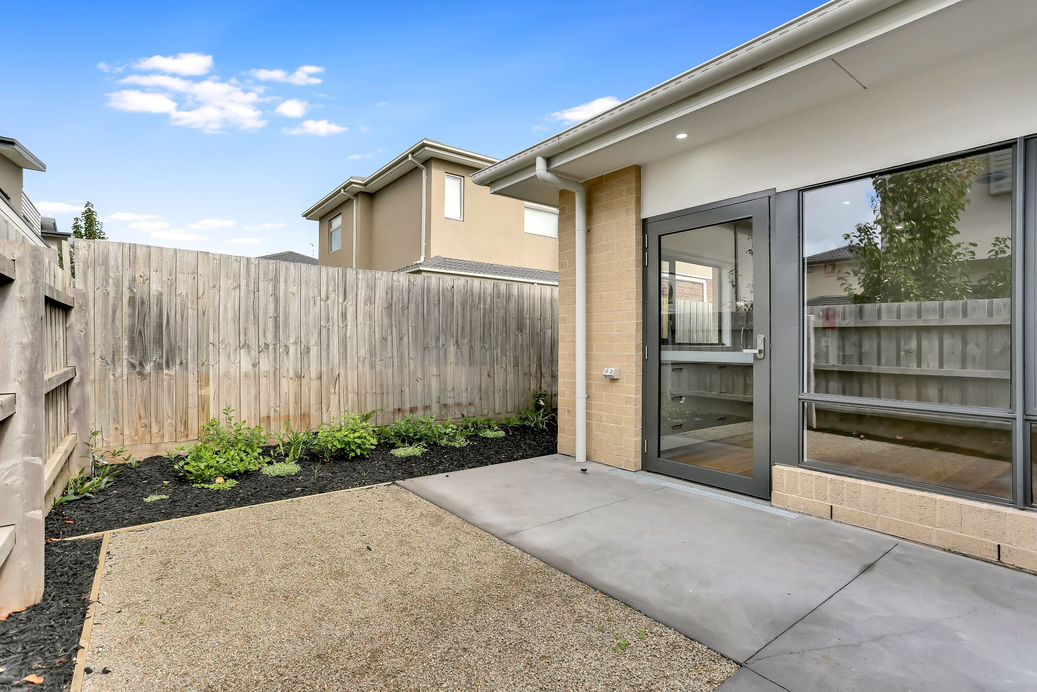 12 Bruce_St_Dandenong_courtyard