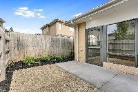 12 Bruce_St_Dandenong_courtyard
