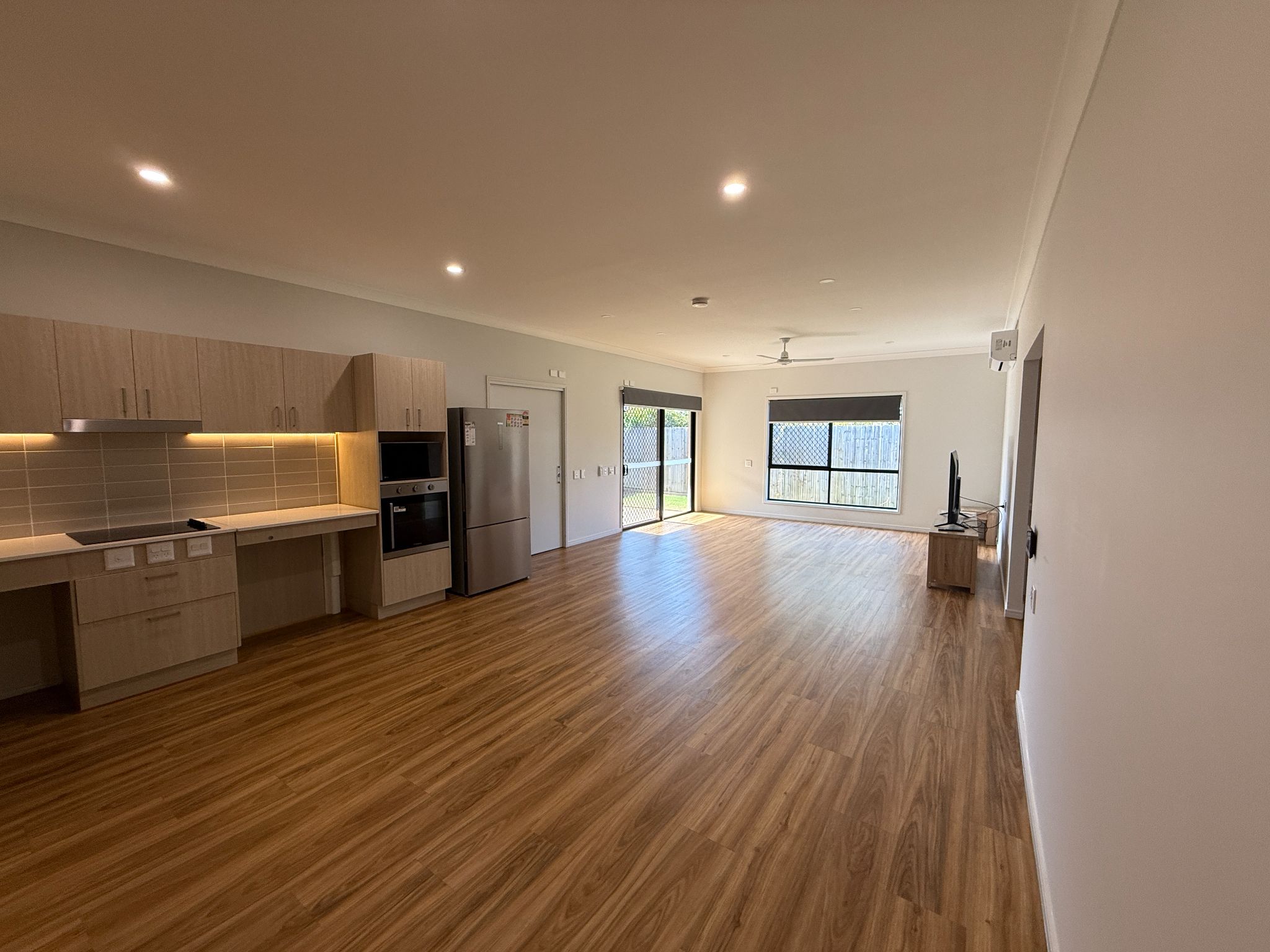 3   Weetwood St 1b - Kit Liv Din