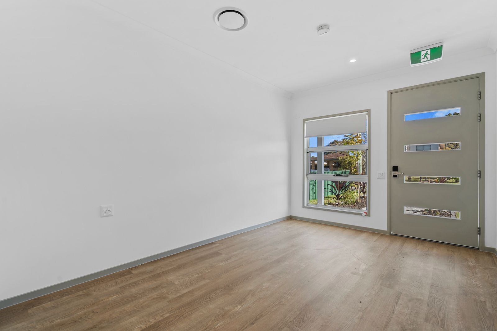 004 Open2view_ID965912-13_Wisteria_Court