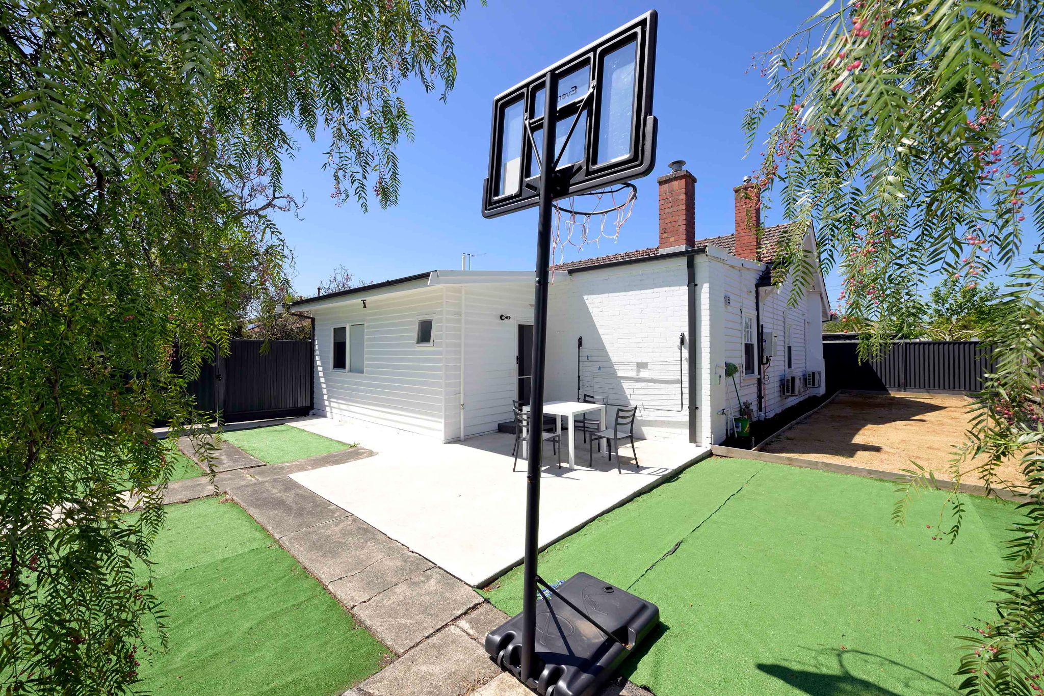 Sunnypine1556622A Fairfield22A Fairfield