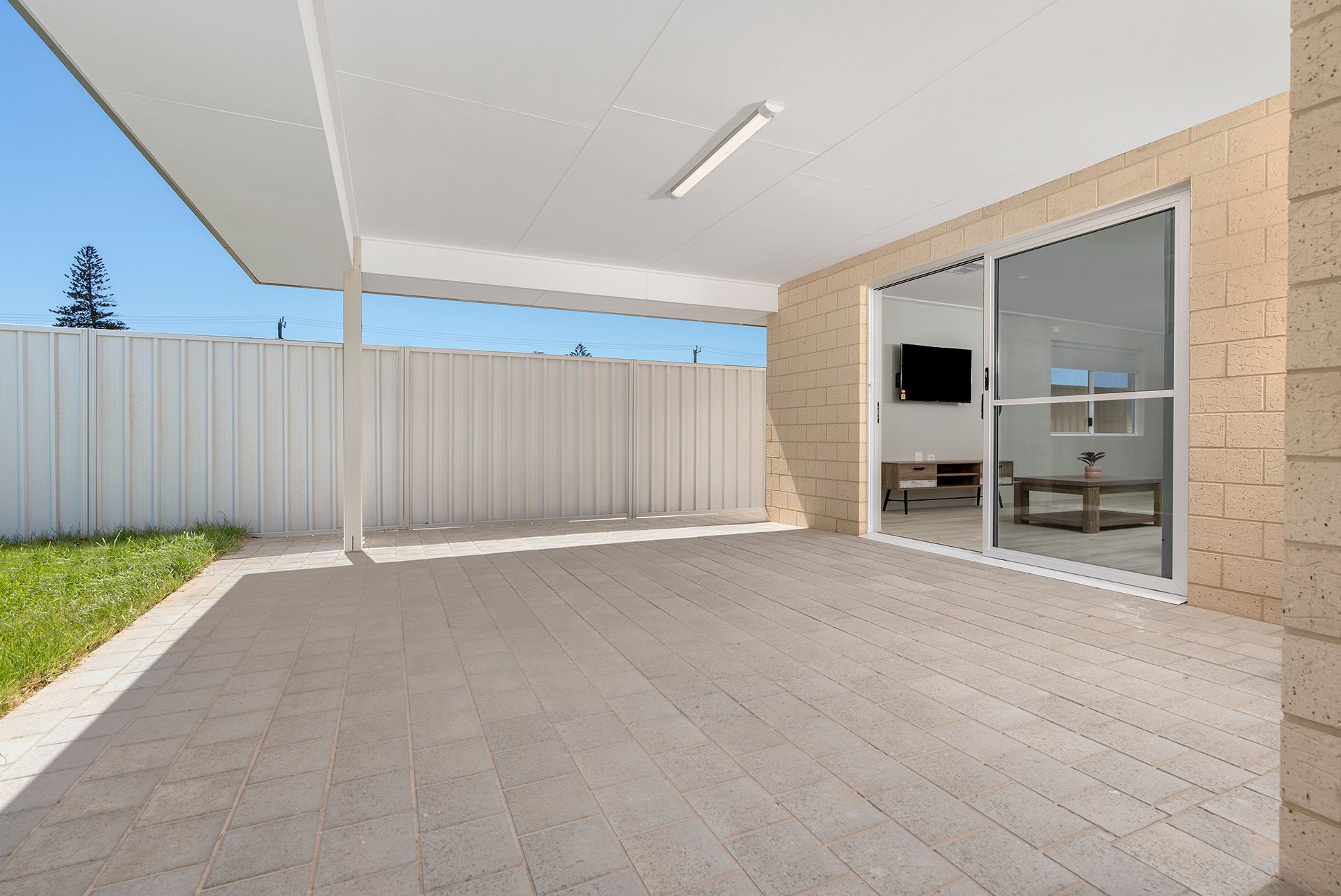 Dampier Street units  22)