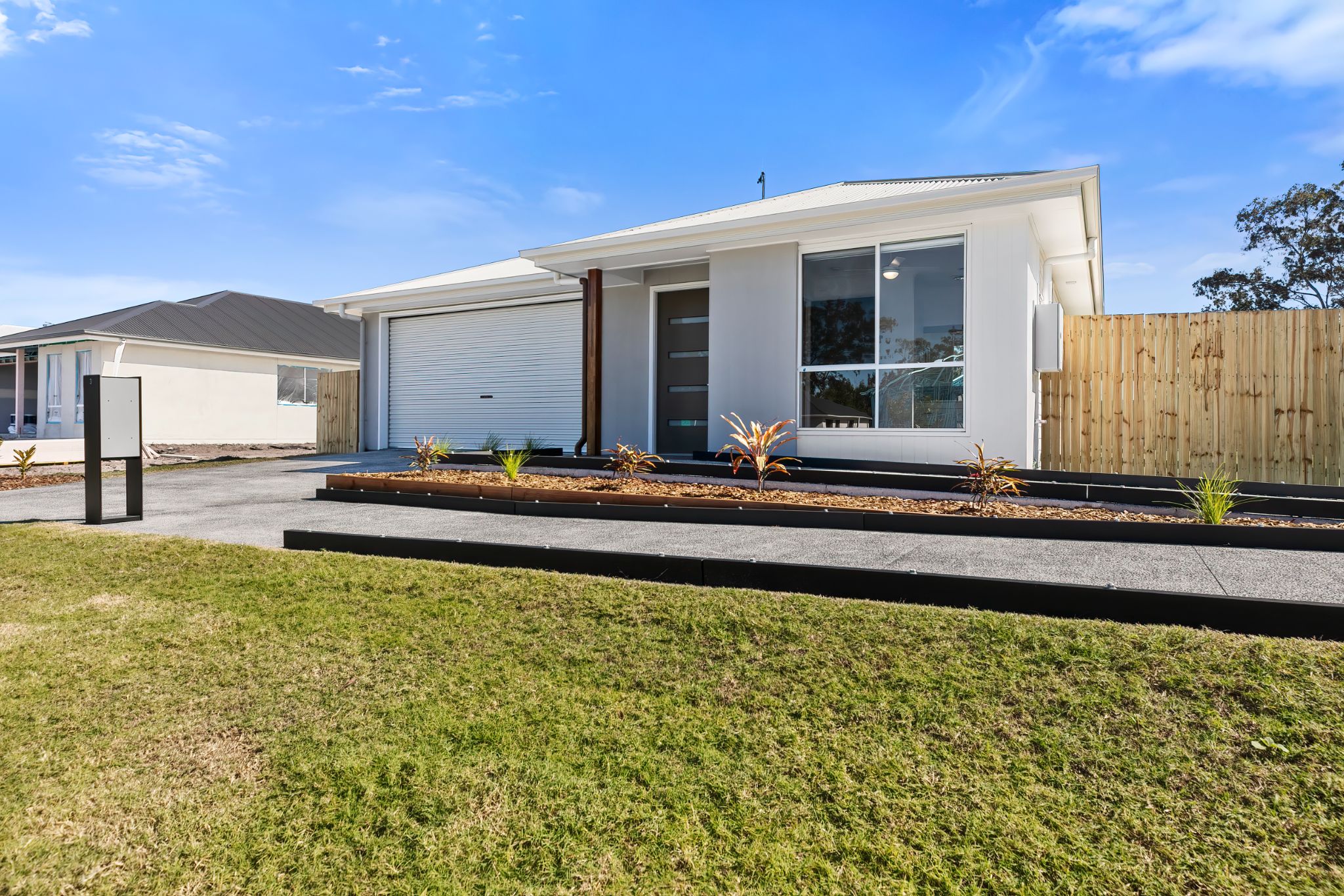 011 Open2view_ID954191-3_Gentle_Rain