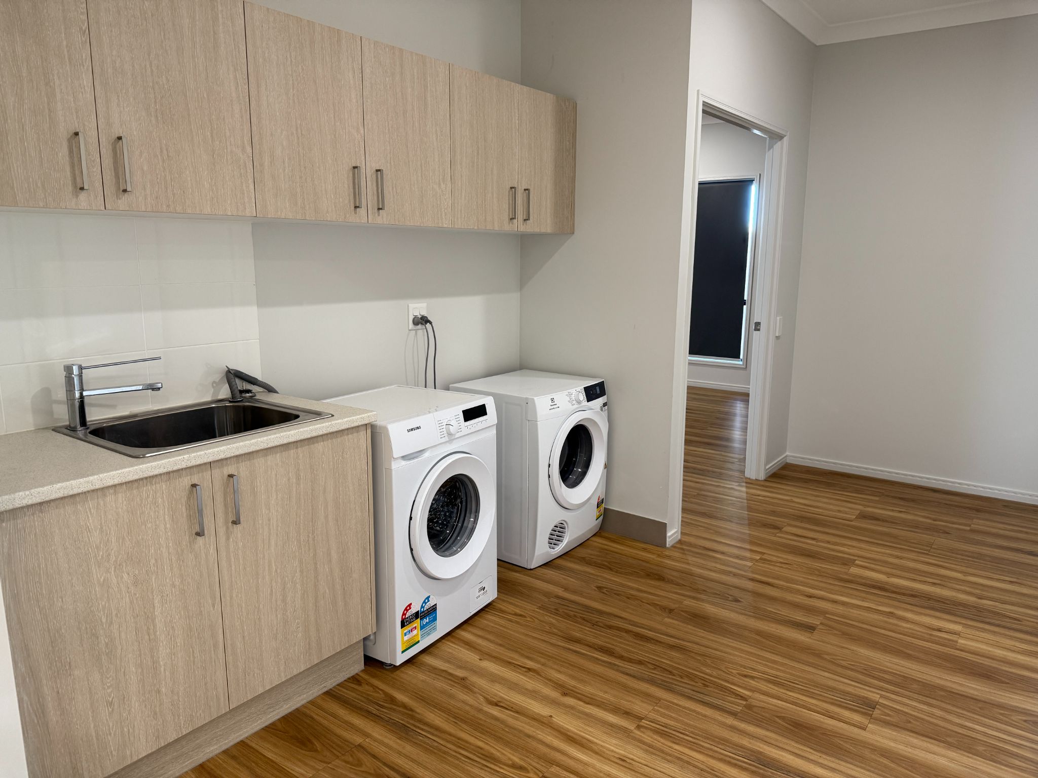 13   Weetwood St 1b - Laundry