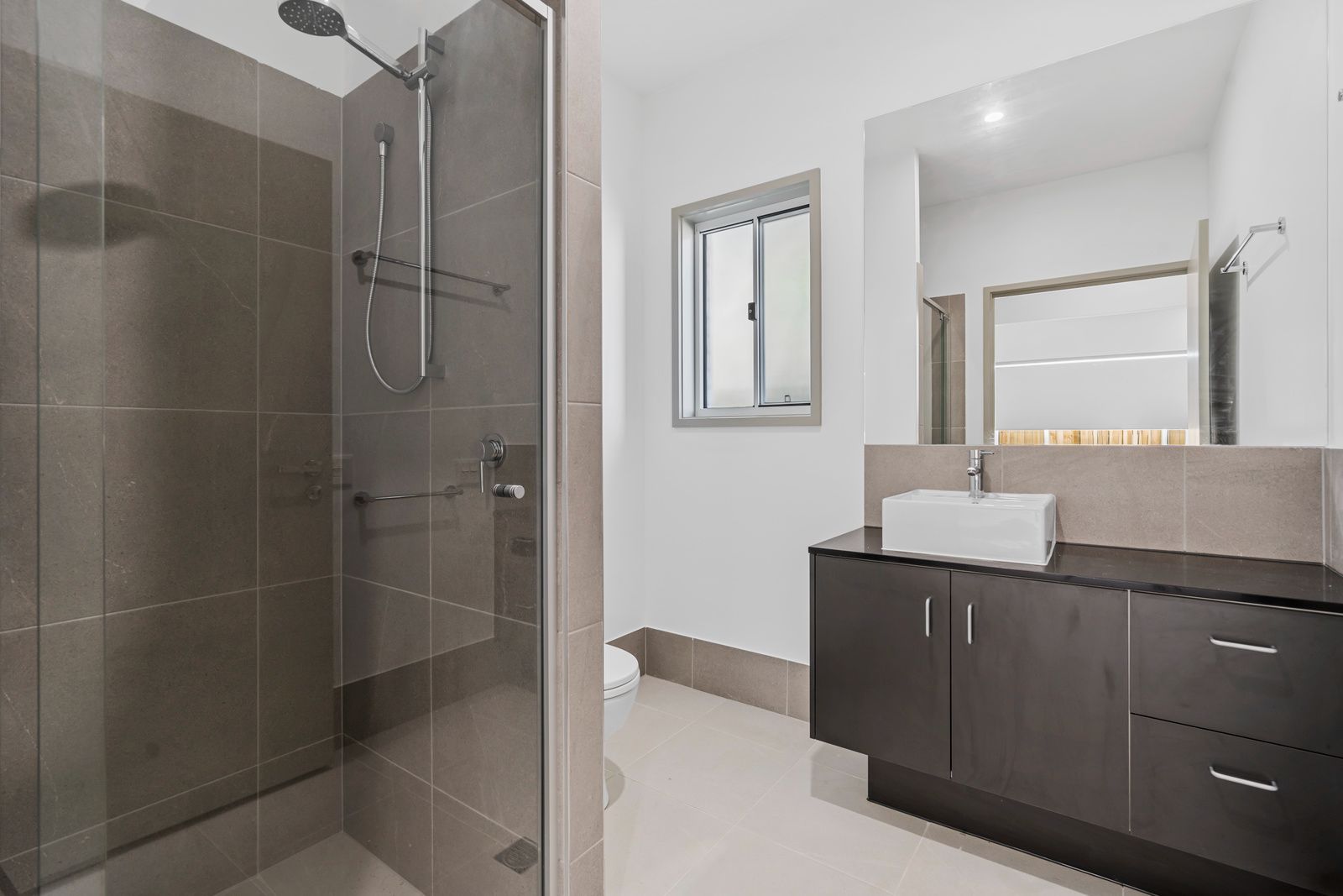 006 Open2view_ID965912-13_Wisteria_Court