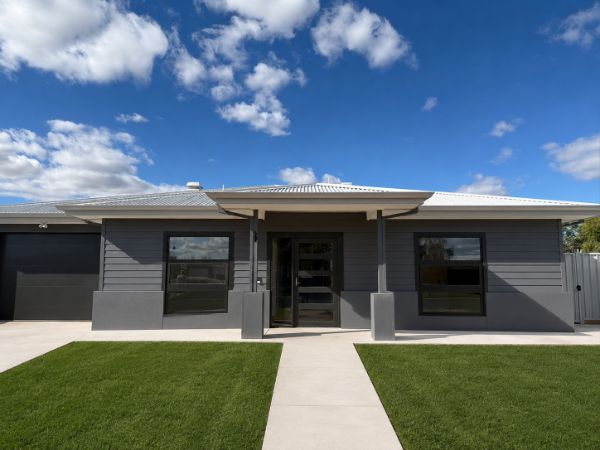 Modern suburban home in daylight