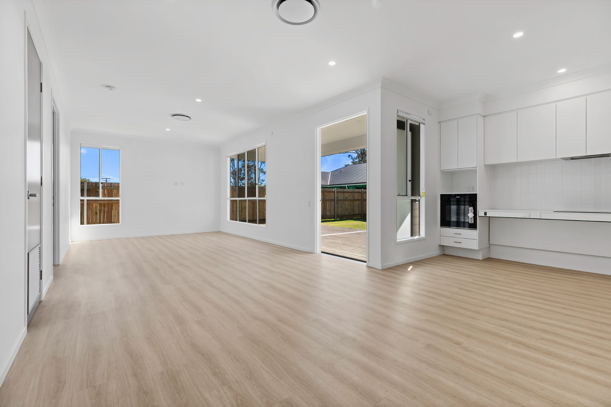 014 Open2view_ID954191-3_Gentle_Rain