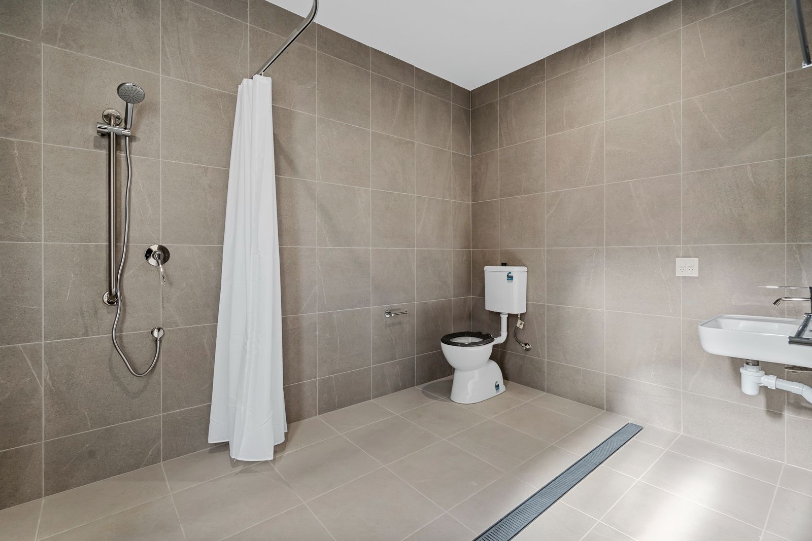 012 Open2view_ID965912-13_Wisteria_Court