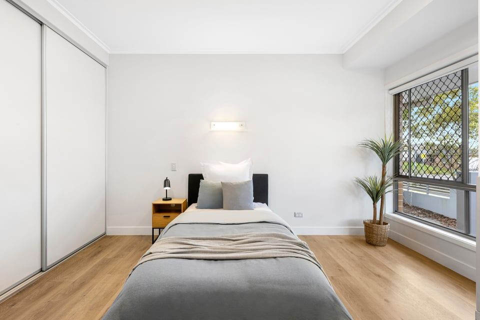 Sunnyfield 14 8.25 - 011