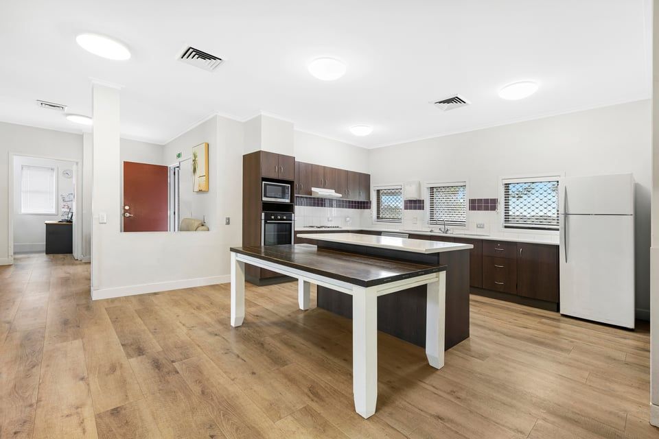 Sunnyfield 14 8.25 - 006